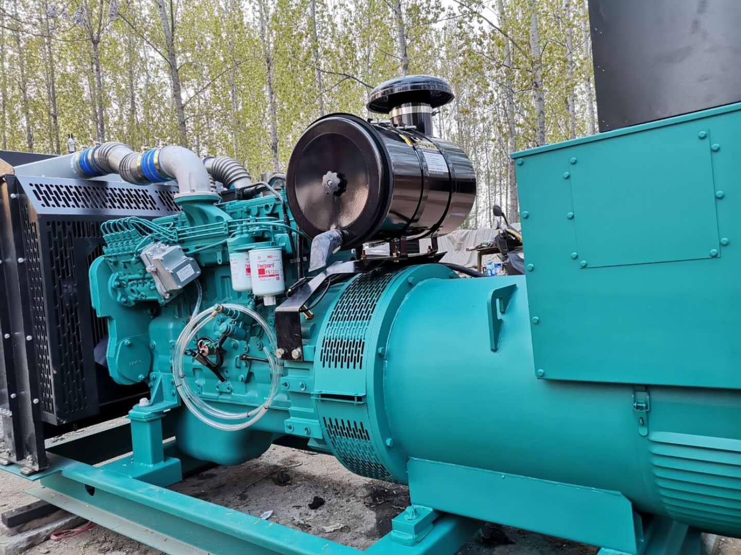 西安帕金斯發(fā)電機(jī)租賃：排氣管滴油的原因!